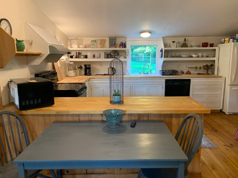 Beautiful, extra large one bedroom unit - close to hospitals - Photo 10