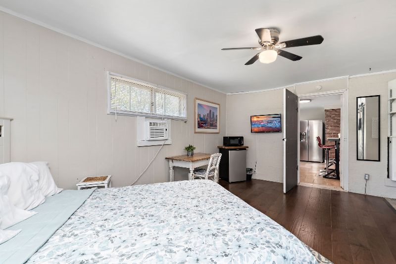 Suite w/private bath  - Intern Friendly