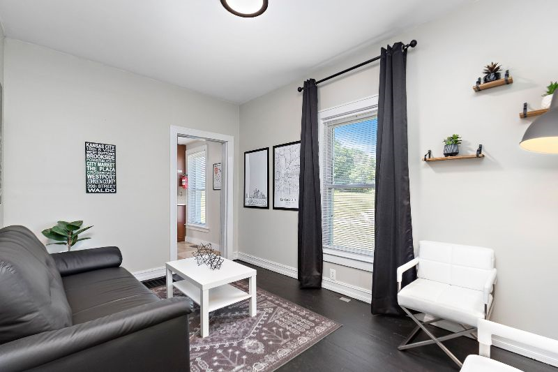 Suite w/private bath  - Intern Friendly - Photo 7