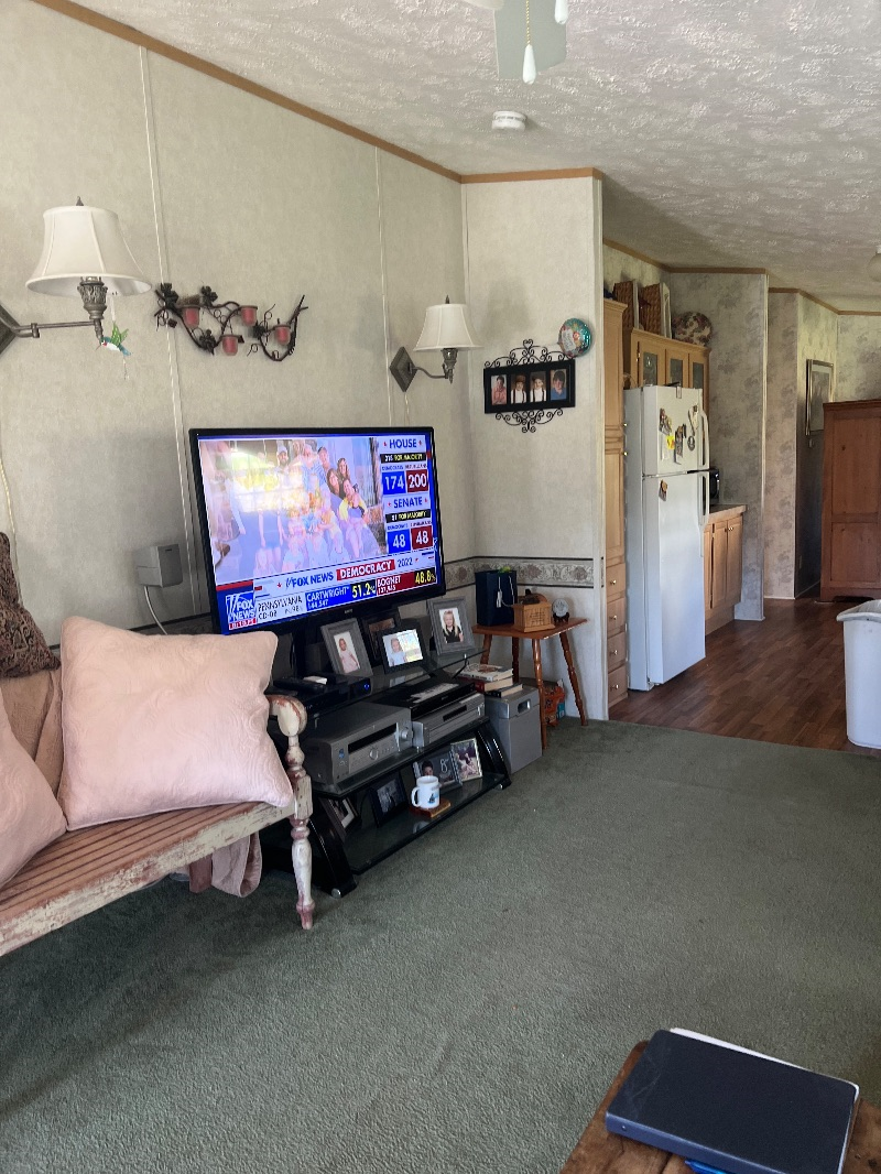 One Bedroom - Photo 3