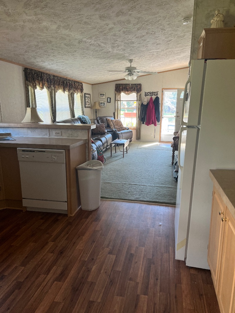 One Bedroom - Photo 4