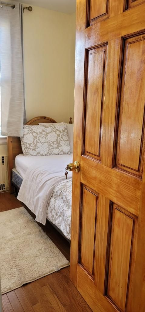 Cozy and Quiet Home Near to NYC! - Photo 11