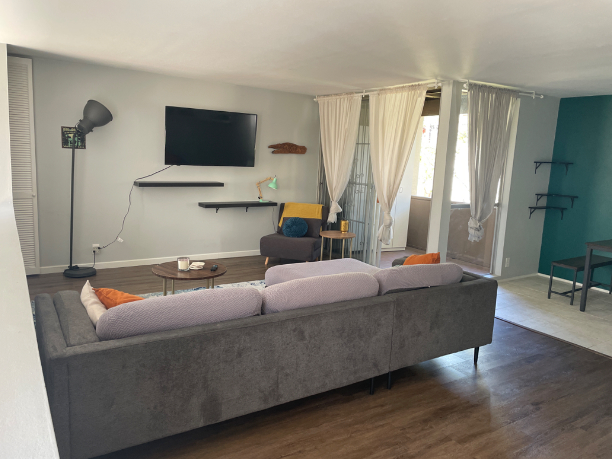 Large 1 bedroom with pool - Photo 2