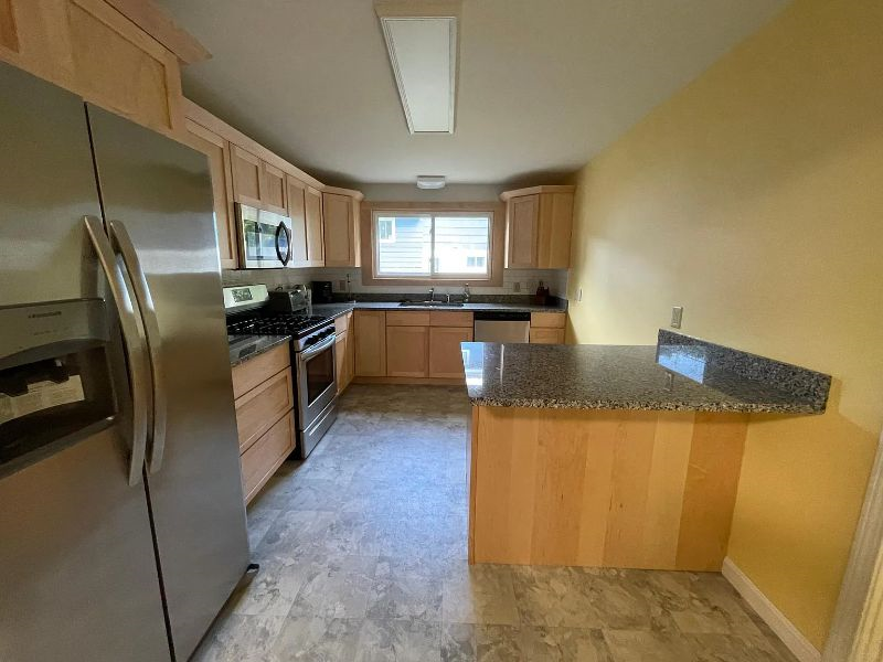 Lovely 3 Bedroom House in Quiet Burlington VT New North End Neighborhood! - Photo 9
