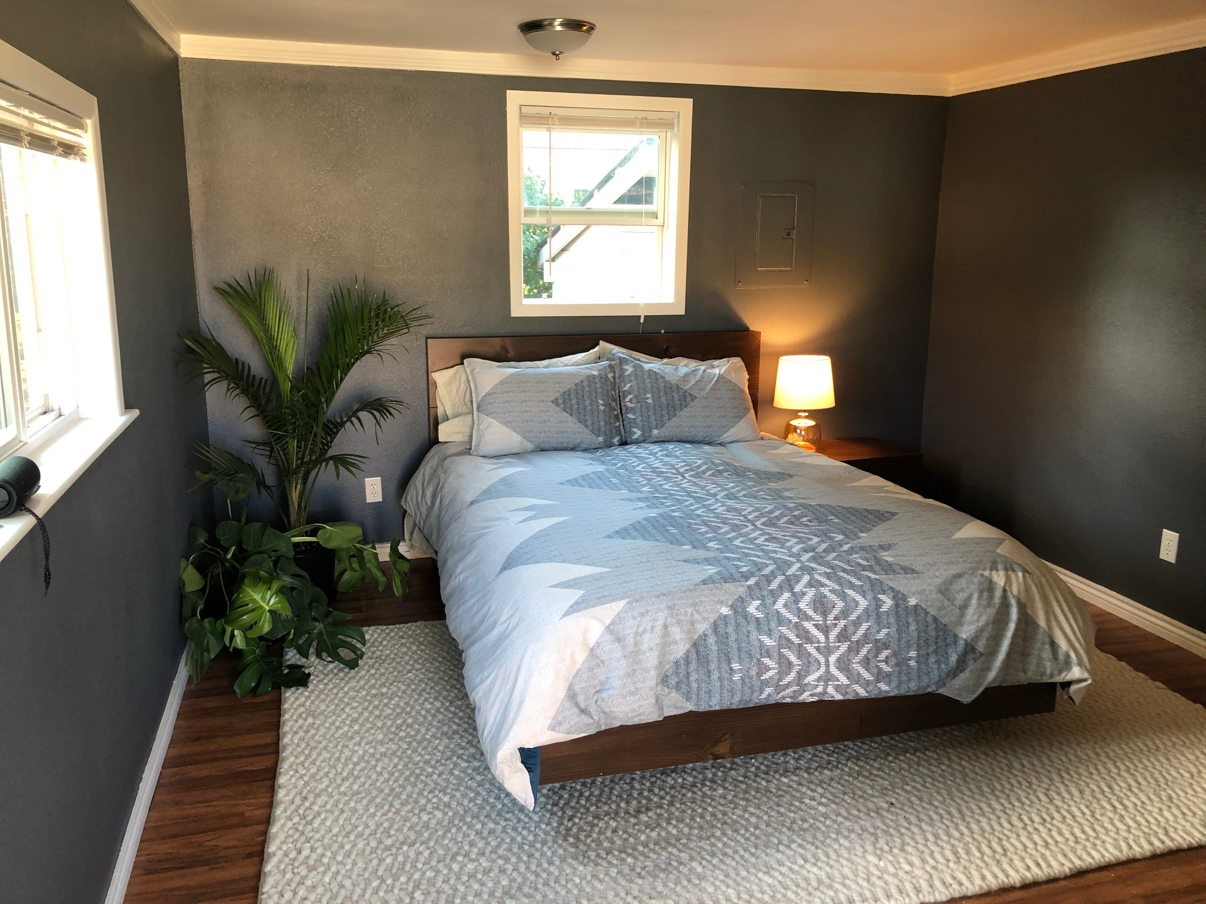 Private, bright, clean home near Main St. - Photo 1