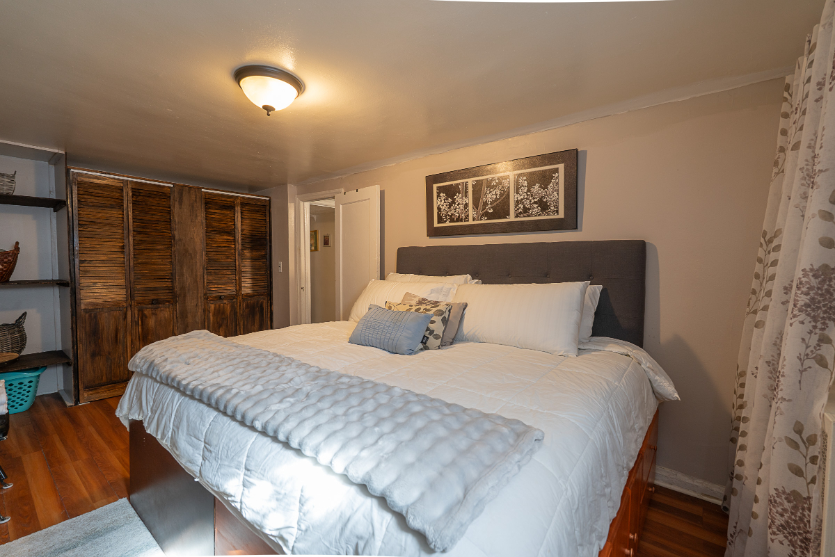 Fully Furnished Brooklyn 1BR Near Hospitals & Transit - Photo 10