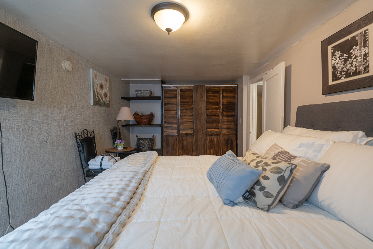 Fully Furnished Brooklyn 1BR Near Hospitals & Transit - Photo 11