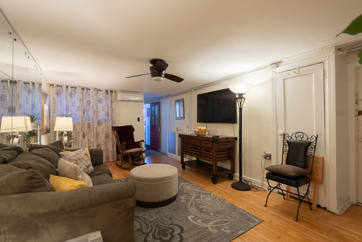 Fully Furnished Brooklyn 1BR Near Hospitals & Transit - Photo 3