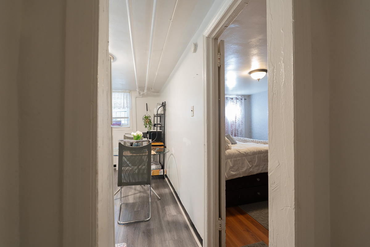 Fully Furnished Brooklyn 1BR Near Hospitals & Transit - Photo 8