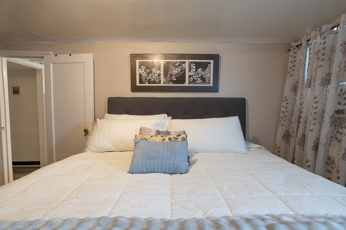 Fully Furnished Brooklyn 1BR Near Hospitals & Transit - Photo 9