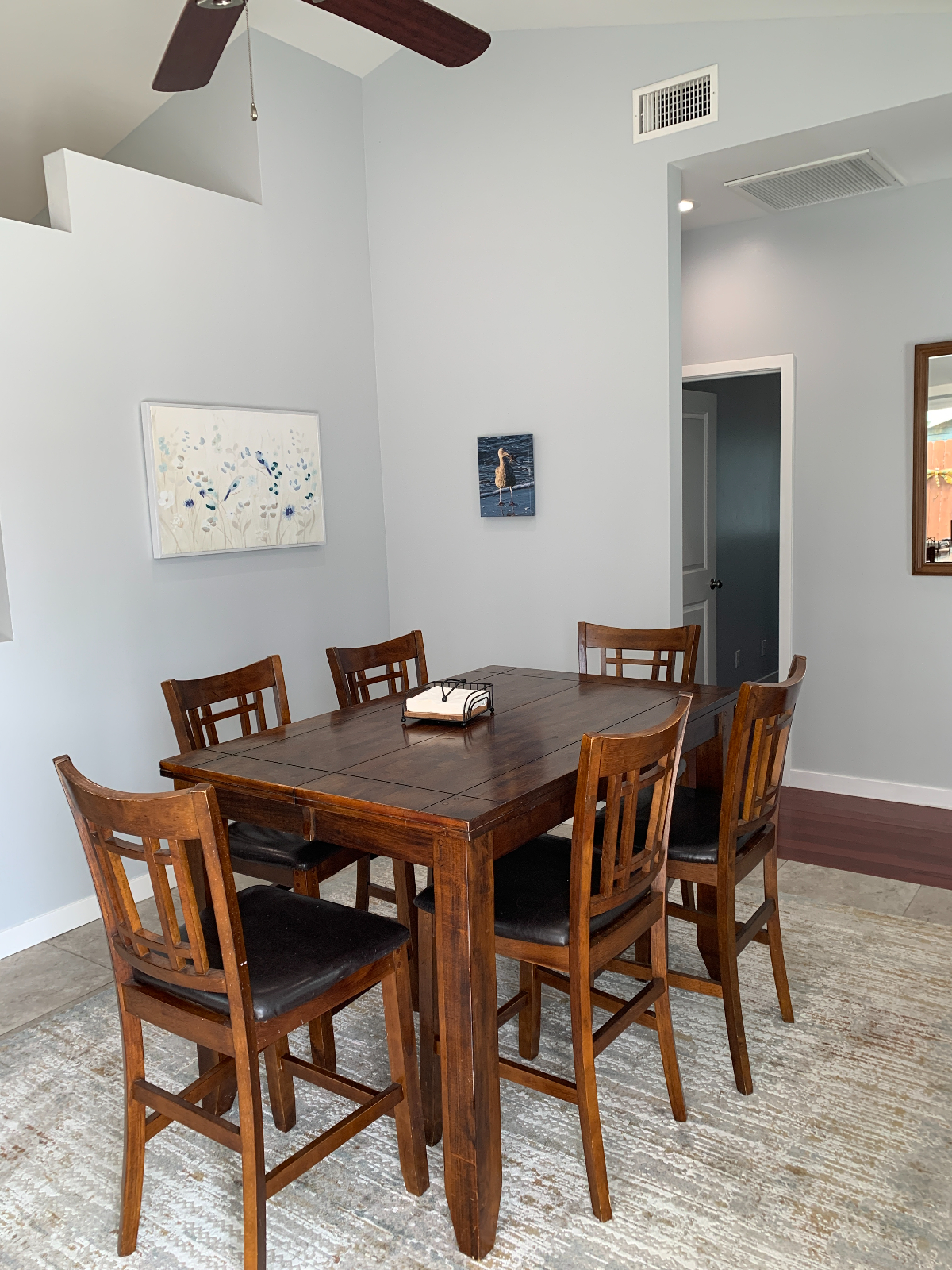 FURNISHED 2 Bedroom 2 Bath Cottage, Downtown Ventura - Short walk to beach - Photo 2