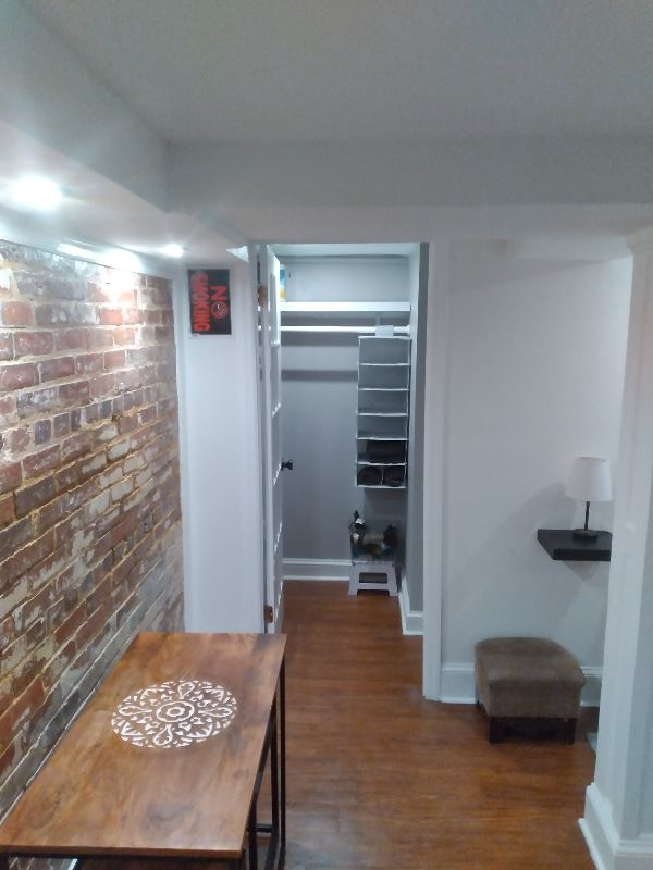Charming Basement Studio - Photo 11