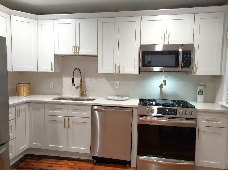 Newly Renovated Spacious Condo, Extremely close to Hospitals, Minutes to JFK/UMASS