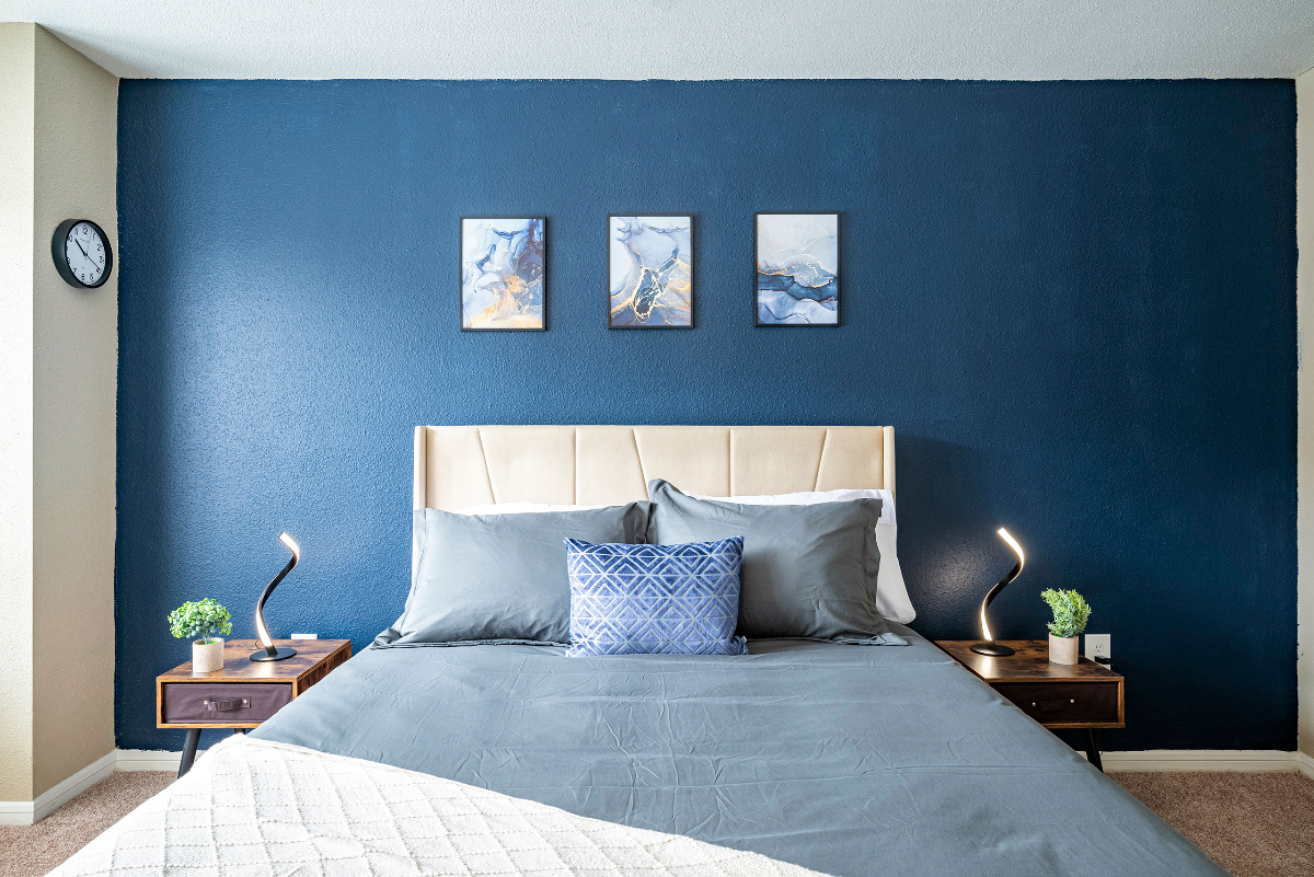 Once in a Blue Room - Med Center - Mid/Long stays