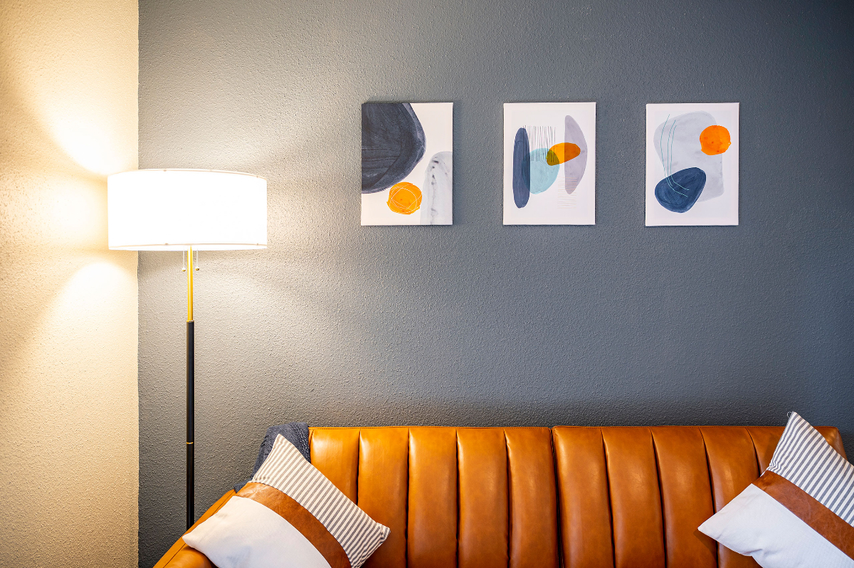 Mid-Century Apartment - Med Center - Mid/Long stay