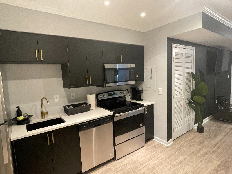 Luxury 2-Bedroom Apartment in the Heart of DC - Photo 6