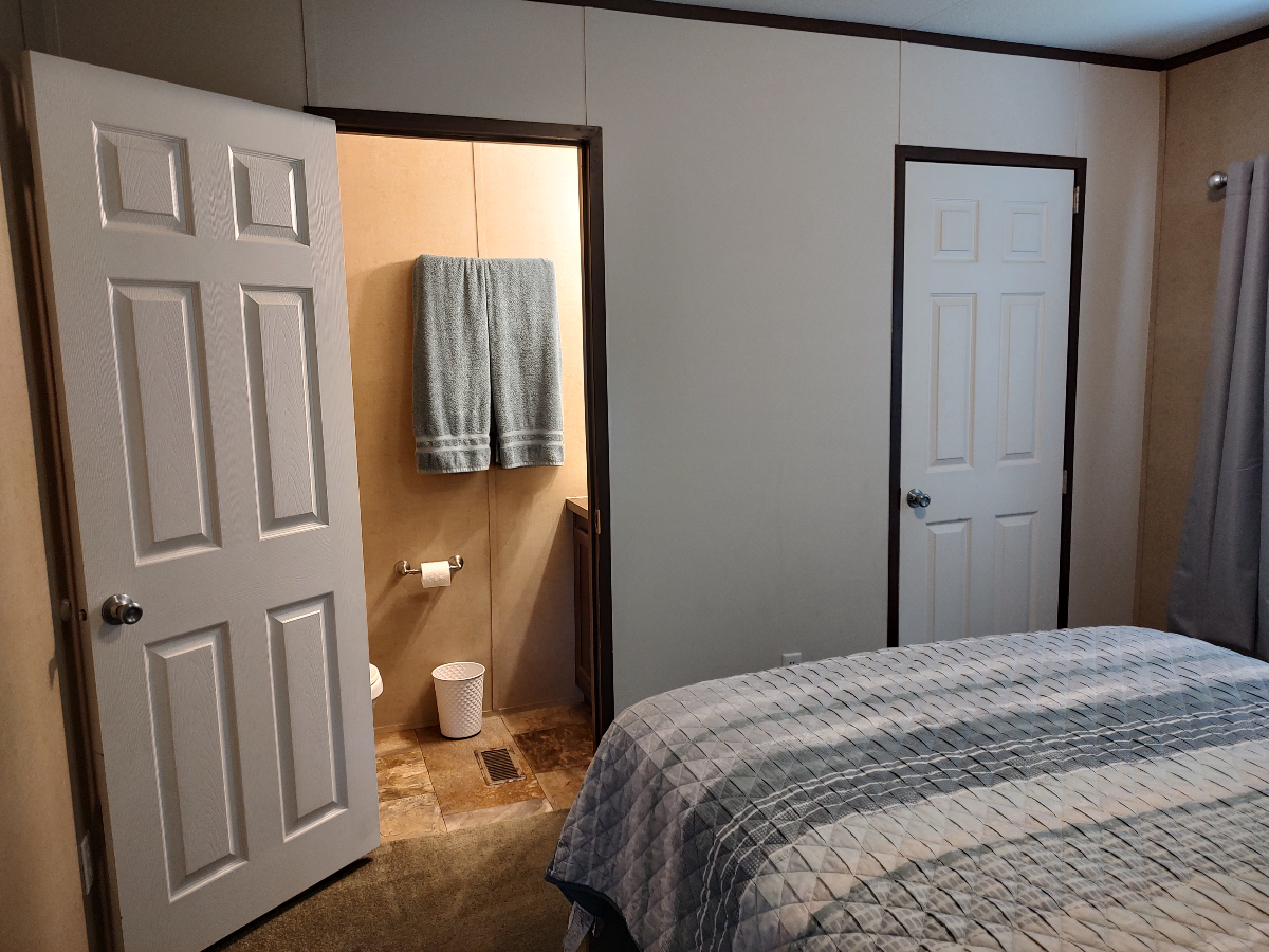 2 Bedroom 1.5 bath Home - Photo 12