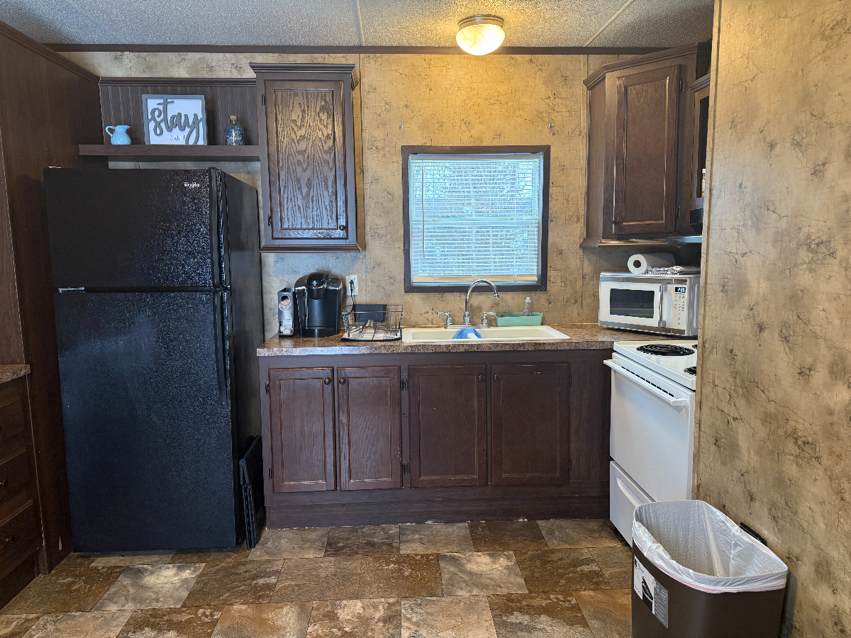 2 Bedroom 1.5 bath Home - Photo 5