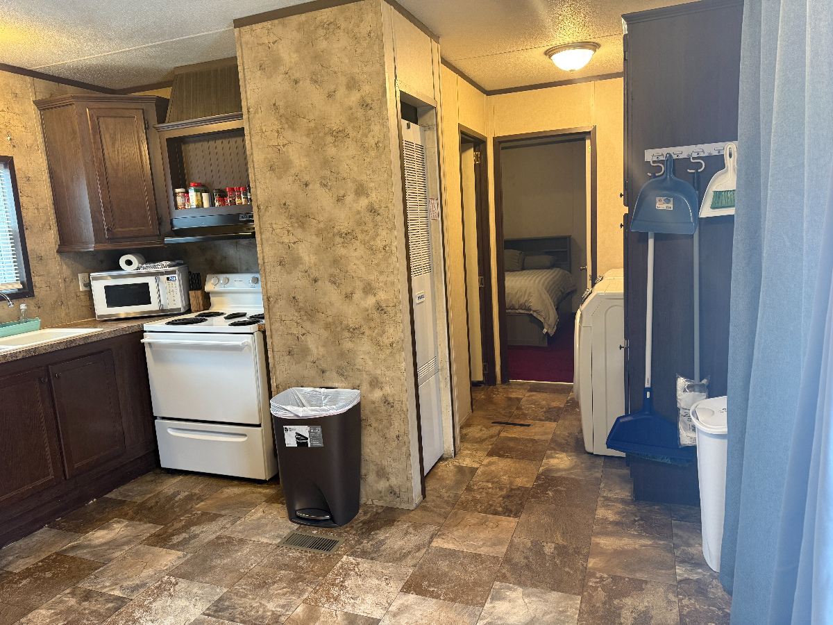 2 Bedroom 1.5 bath Home - Photo 6
