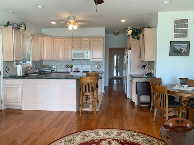 Fully furnished 1 bedroom apartment, great neighborhood SI 10312 - Photo 2