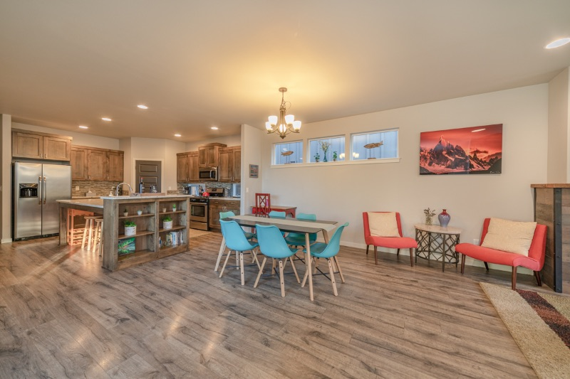 Fully Furnished 3-Bedroom Home in SE Bend - Available 9/8/2026 - Photo 6