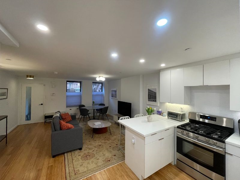 Renovated one bedroom apt in Historic Brownstone - Photo 6