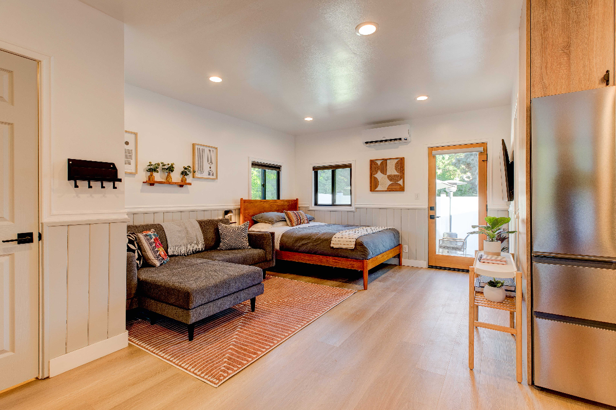 The Equine Abode Modern Horse Property Studio near Nature Trails Pets Welcome - Photo 6