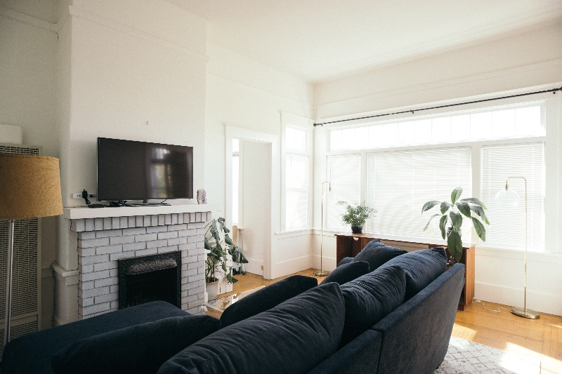 Beautiful One Bedroom Apartment in Desirable Location - Photo 3
