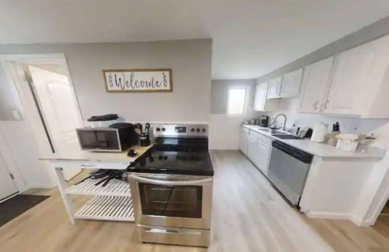 Cute home located between Buffalo and Niagara Falls - Photo 3