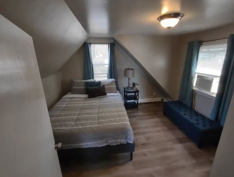Cute home located between Buffalo and Niagara Falls - Photo 12