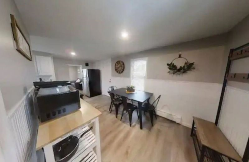 Cute home located between Buffalo and Niagara Falls - Photo 4