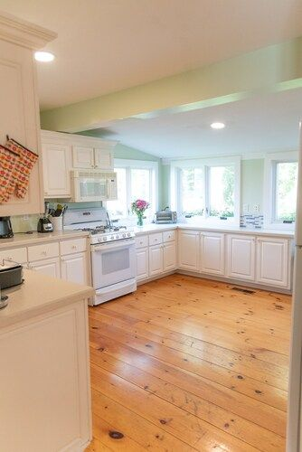 Two Bedroom Lake Champlain Apartment - Photo 4
