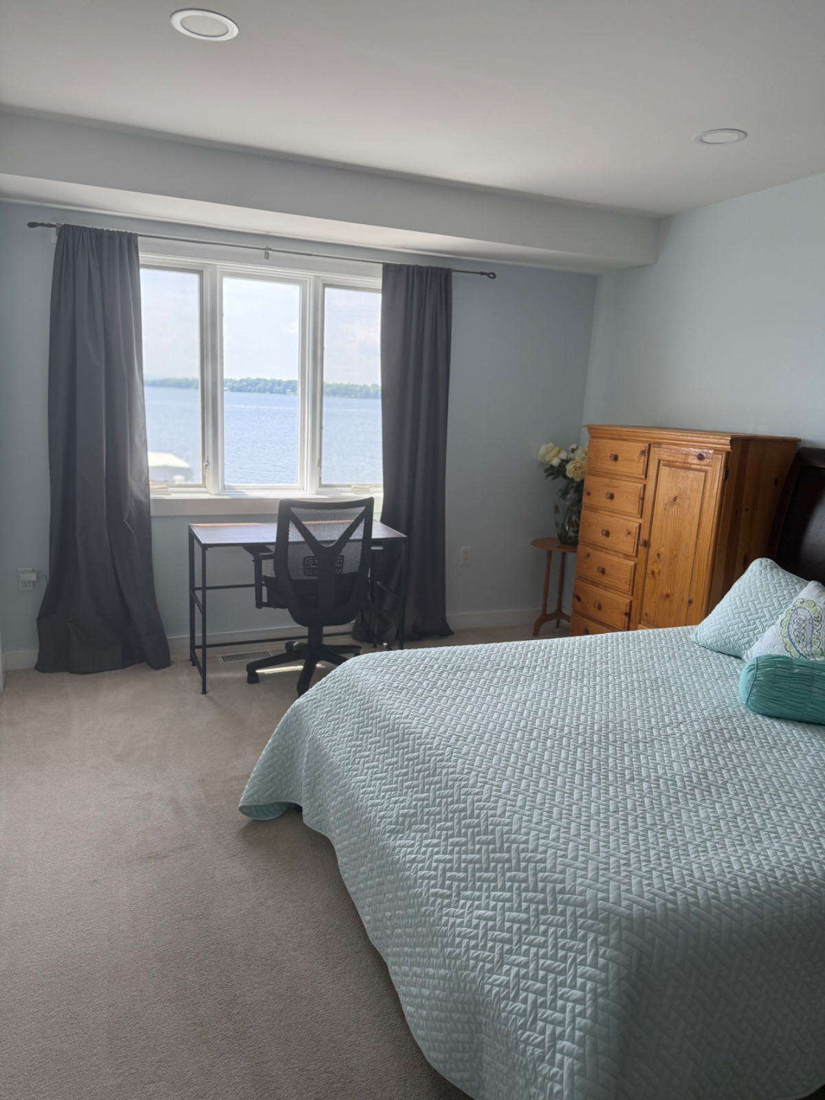 Two Bedroom Lake Champlain Apartment - Photo 12
