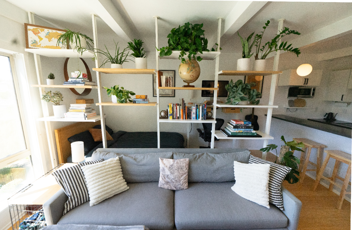 Pet friendly studio with parking and amenities - Photo 6