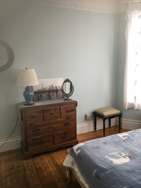 Large room available - Photo 2