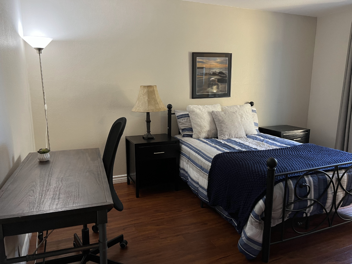 Lovely Mira Mesa Home near Hospitals 10 min away.