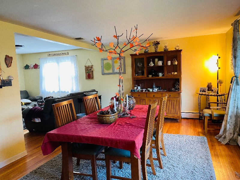 Private Bedroom, central location, quiet neighborhood - Photo 10