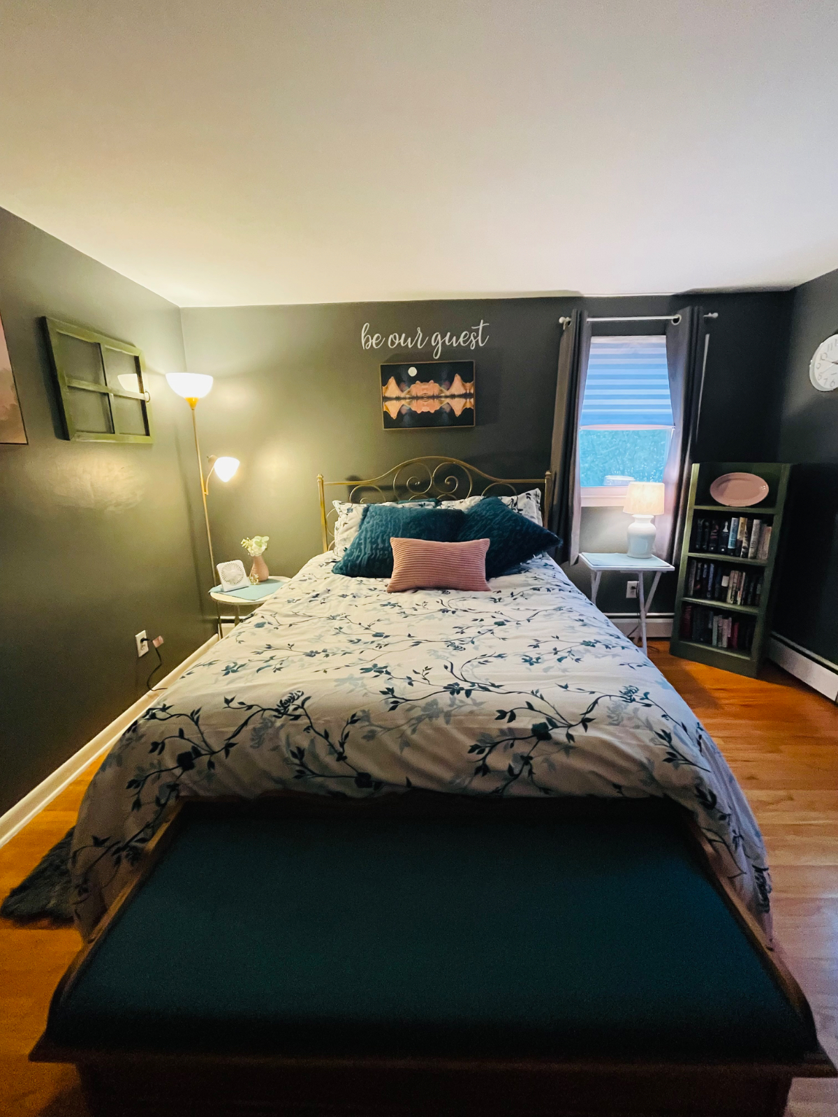 Private Bedroom, central location, quiet neighborhood - Photo 2