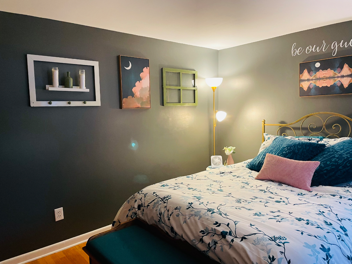 Private Bedroom, central location, quiet neighborhood - Photo 3