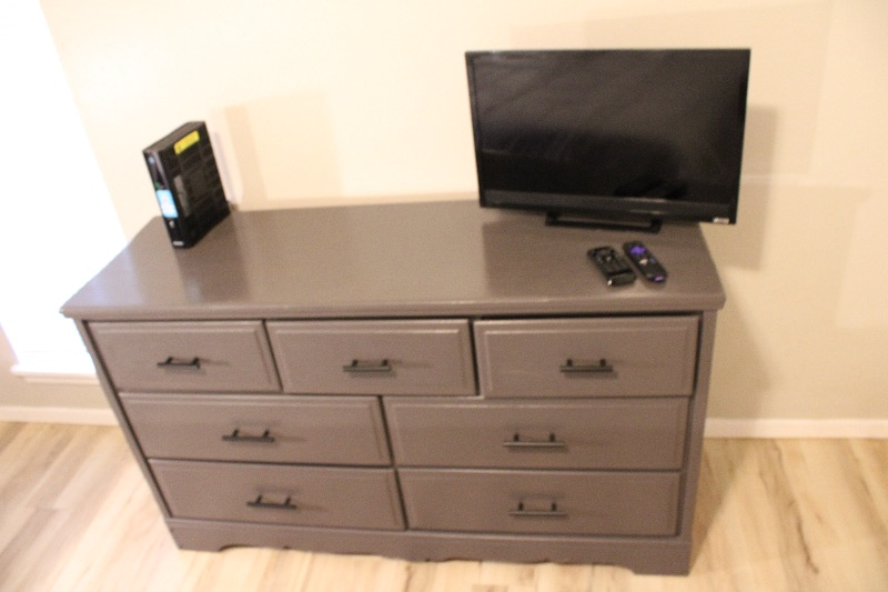 Bueatiful 2 Bed 1 Bath - Photo 8