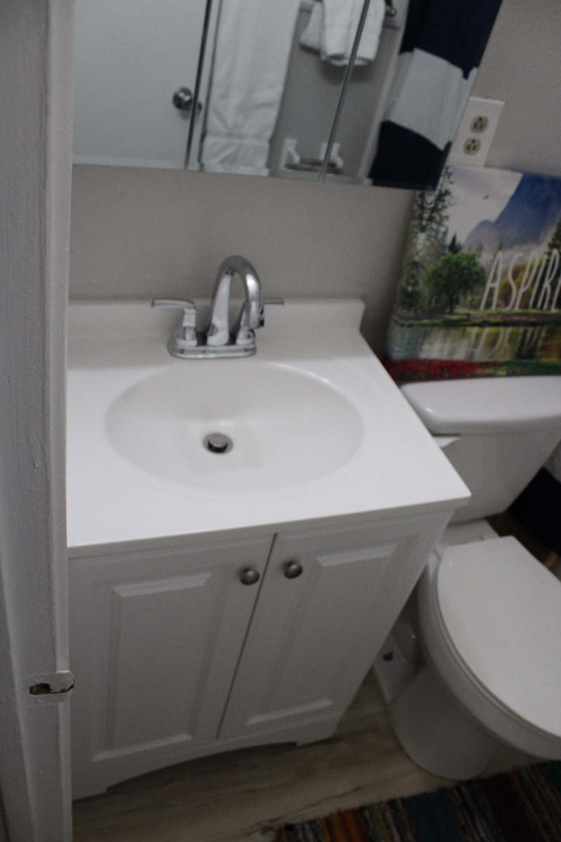 Bueatiful 2 Bed 1 Bath - Photo 9