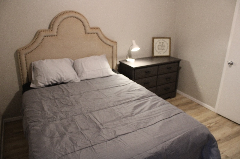 Bueatiful 2 Bed 1 Bath - Photo 12