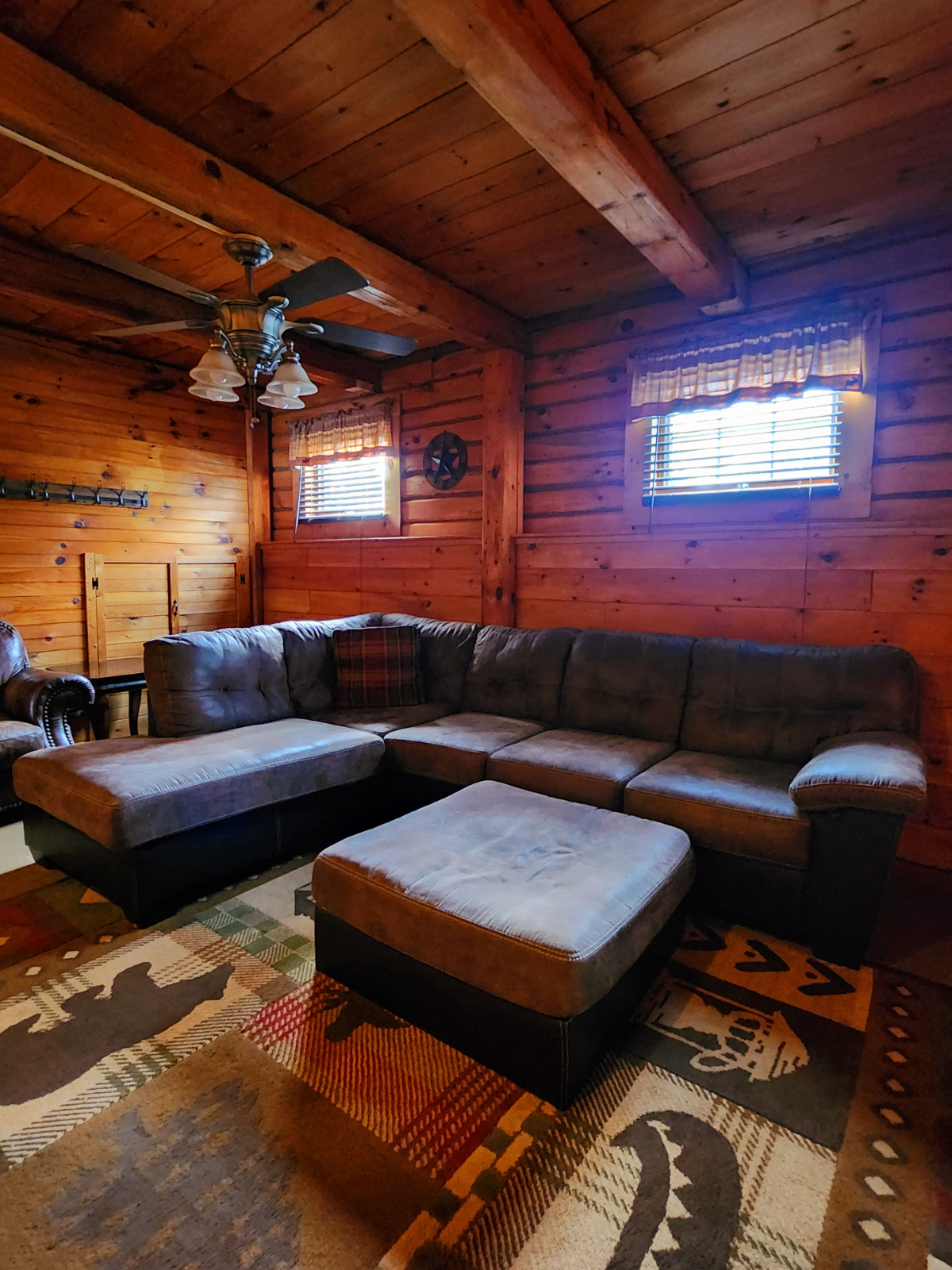 Moose Room - Private Furnished Bedrooms with Shared Cabin Amenities - Photo 3