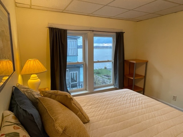 Downtown Walkable One Bedroom - Photo 7