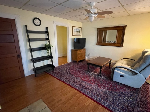 Downtown Walkable One Bedroom - Photo 4