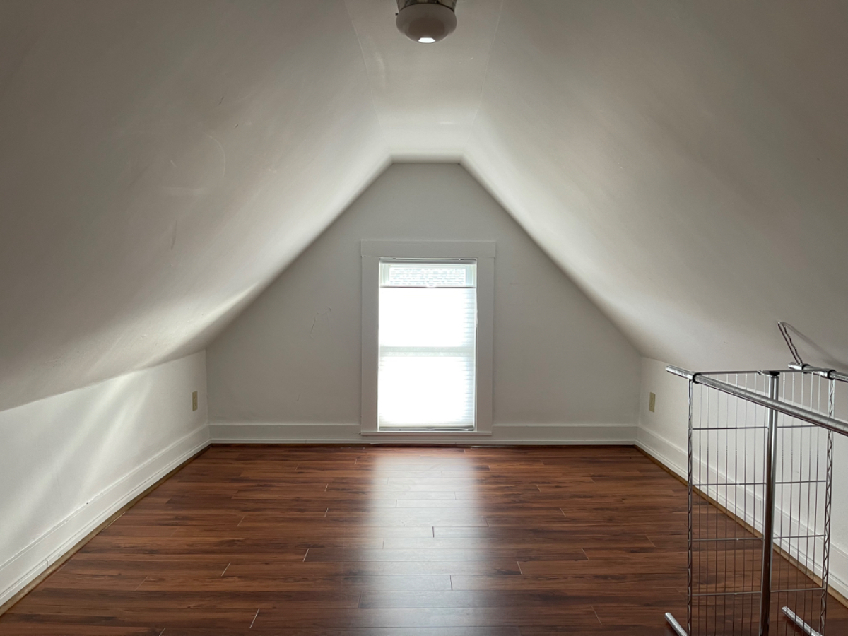 Downtown Walkable One Bedroom - Photo 11