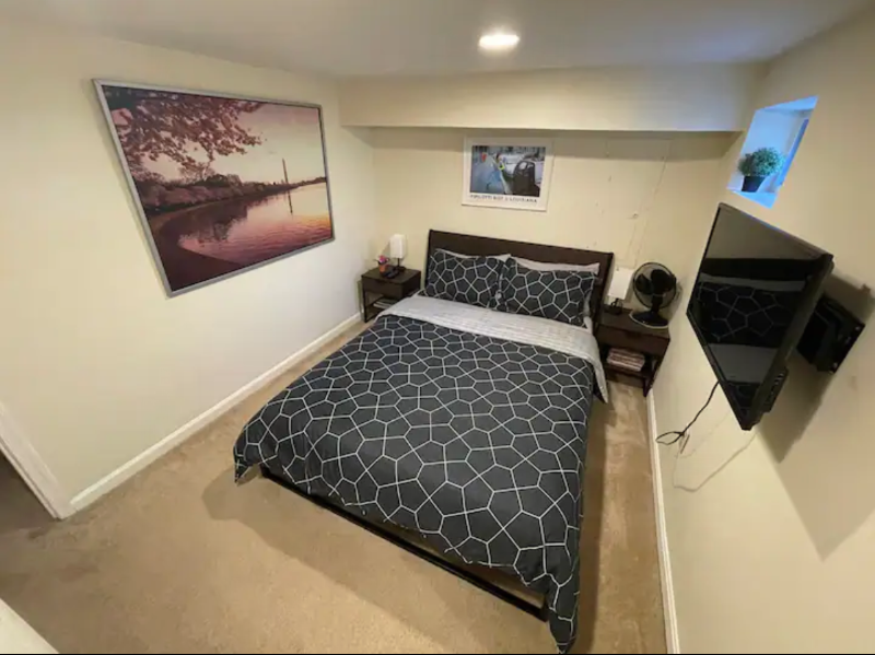1BR Queen Suite, PARKING pad FiberOptics Internet - Photo 4