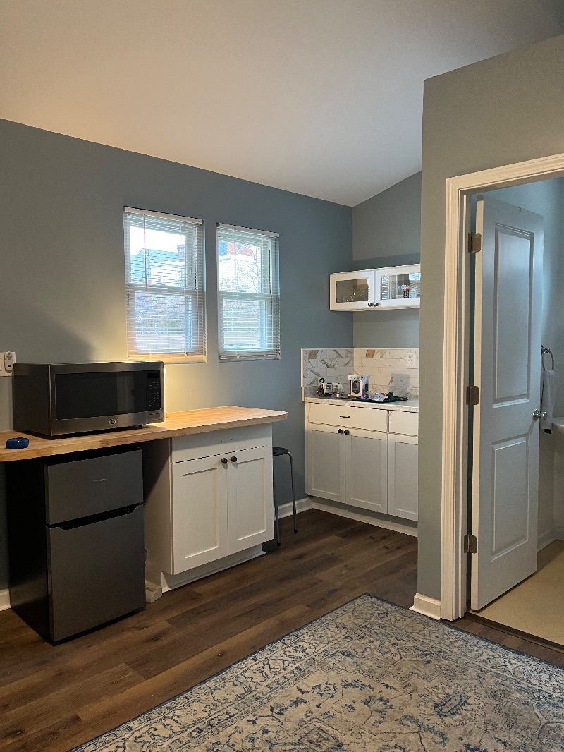 Newly Renovated Efficiency Studio in the Heart...
