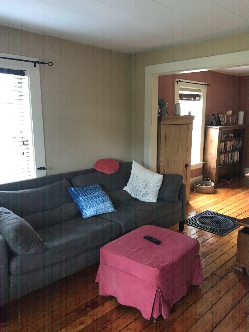 Adorable, cozy historic home 1/2 mile from UVMMC - Photo 6