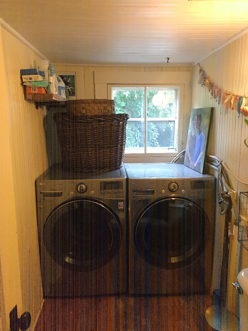 Adorable, cozy historic home 1/2 mile from UVMMC - Photo 10